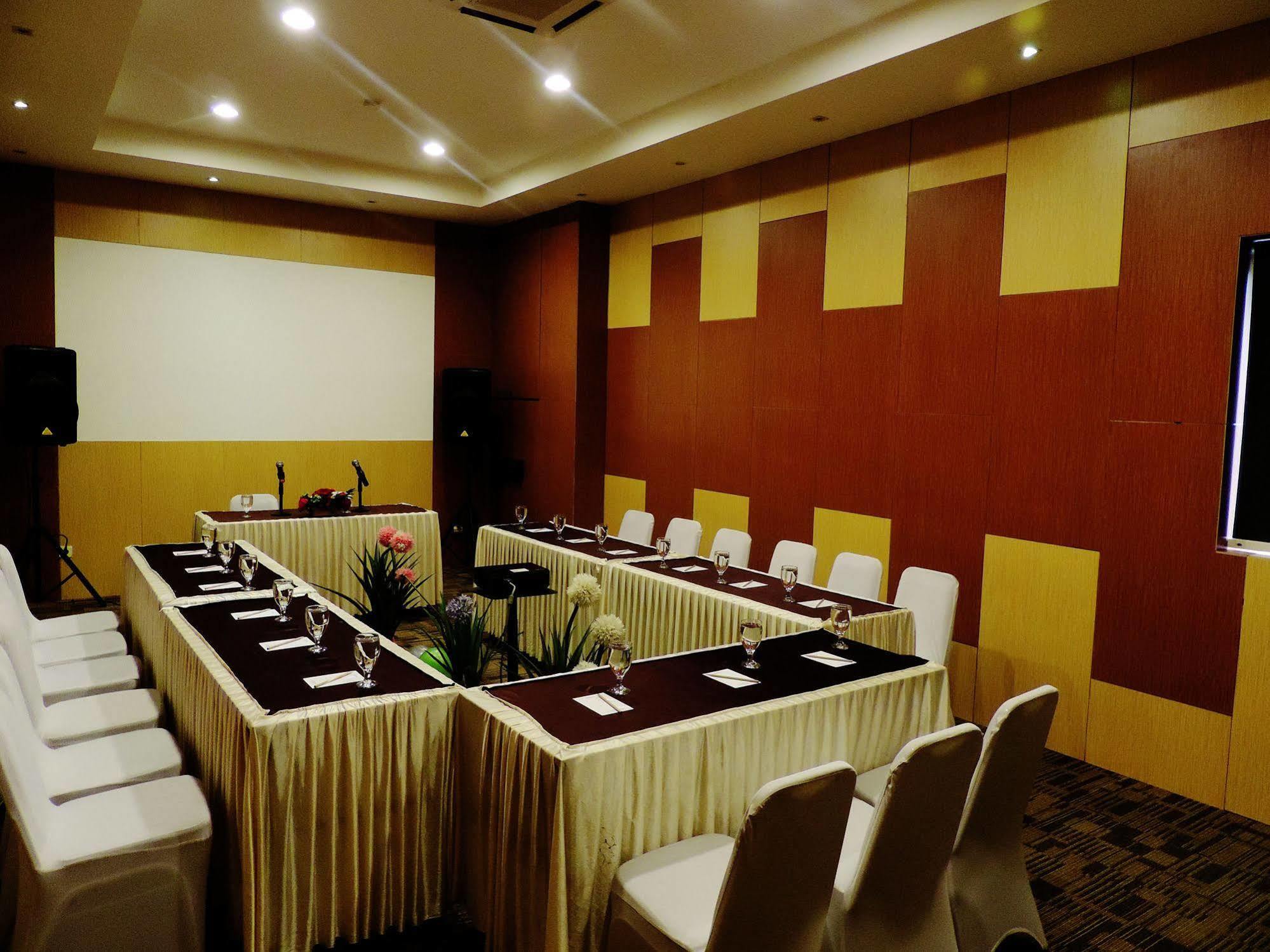 โรงแรมอาร์เบอร์ บิซ มากาซาร์ ภายนอก รูปภาพ